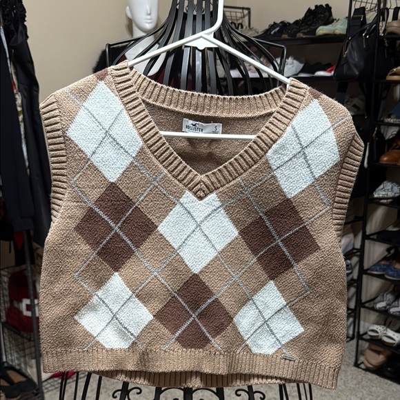 Hollister V-Neck Sweater Vest Brown and White Argyle - Picture 1 of 5